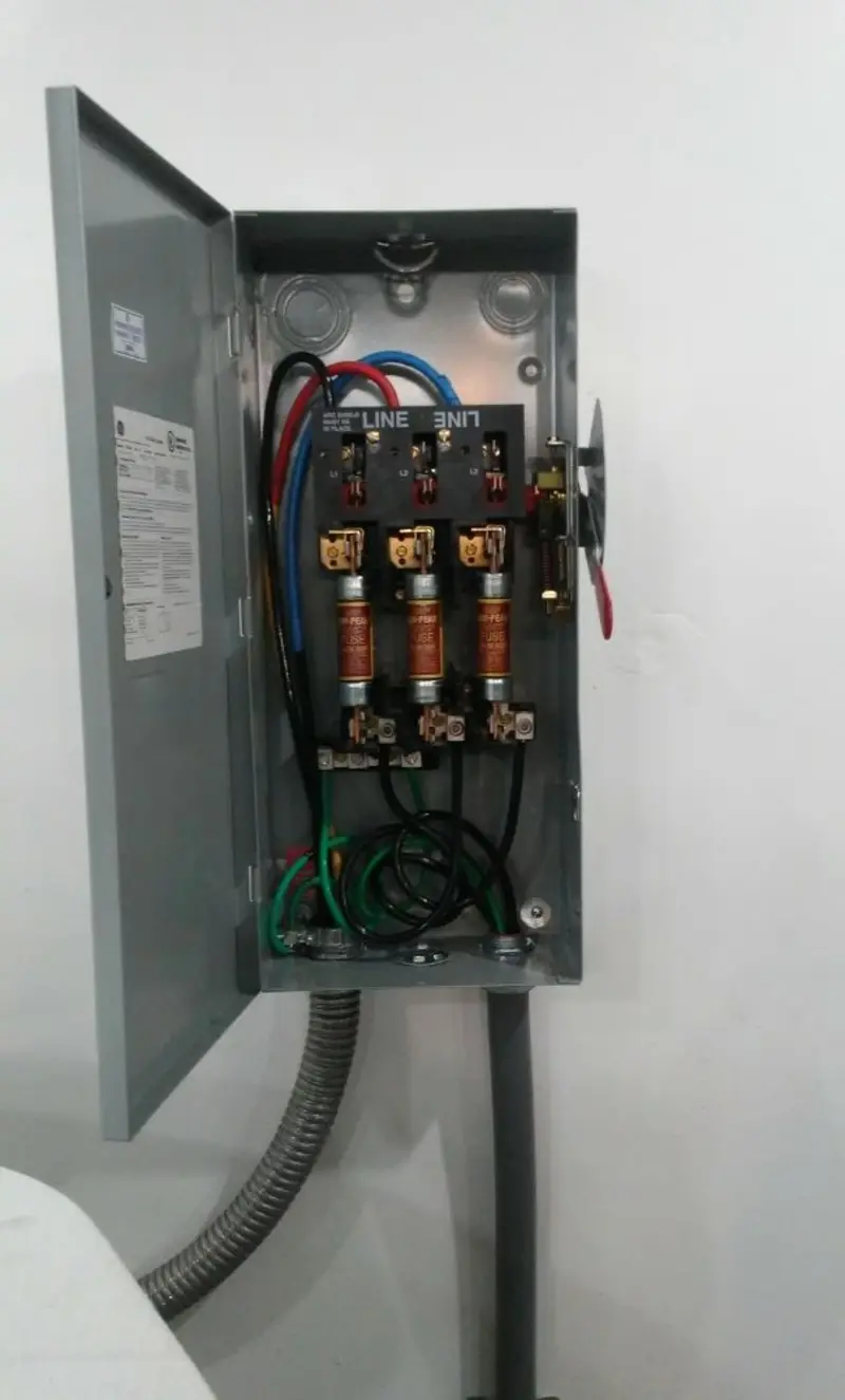Three-phase disconnect switch installed for Smoke Detector Installation in Bourbonnais